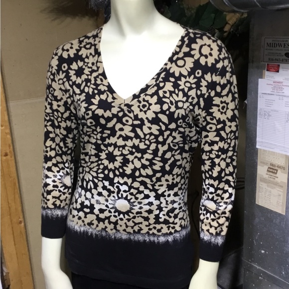 St.John Top - Picture 7 of 14